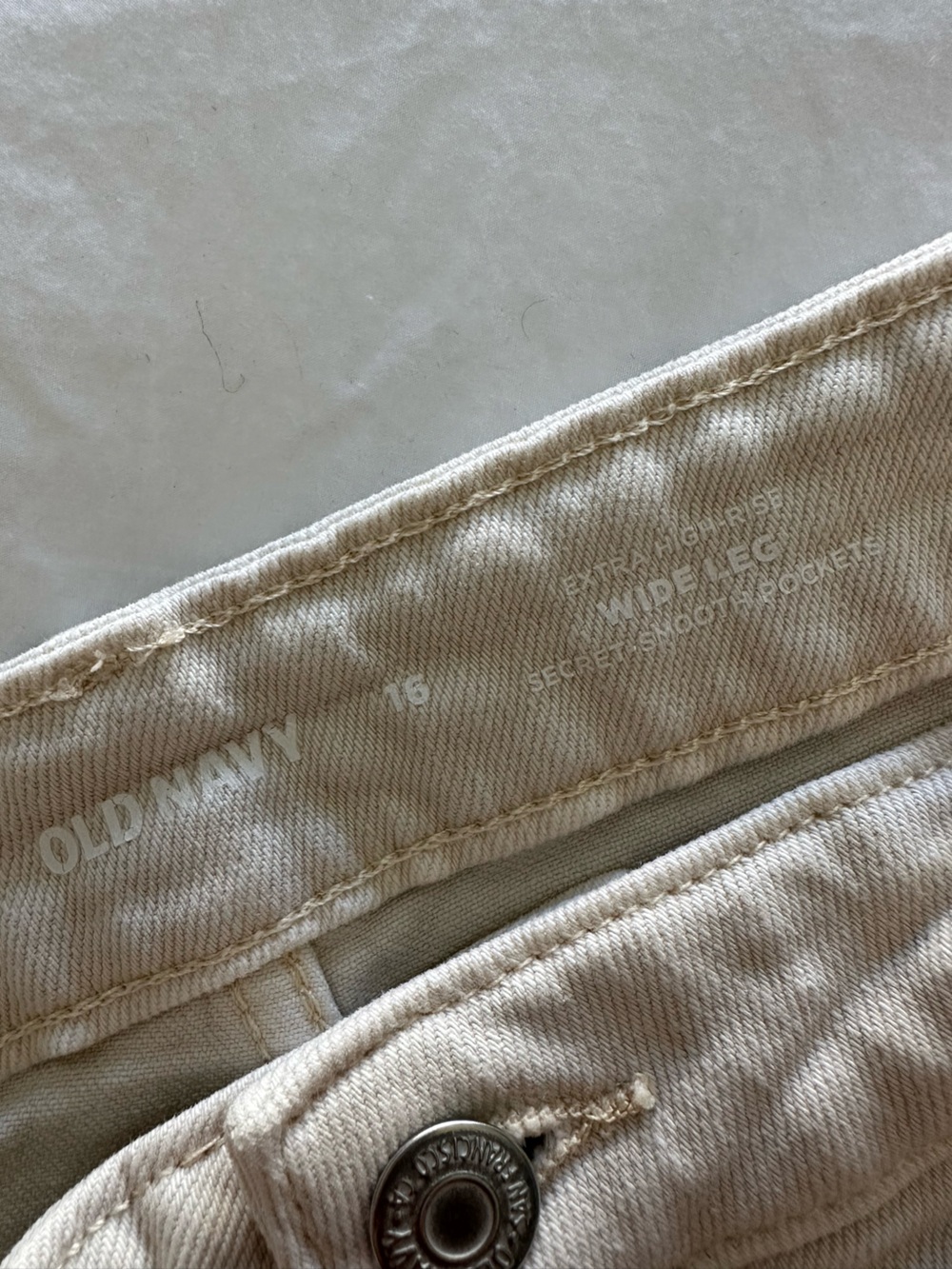 Old Navy high rise, wide leg jeans in cream, size 16 - Picture 5 of 13